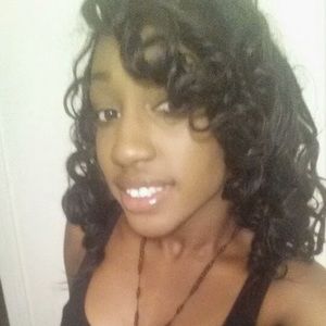 Meet your Posher, Alexus